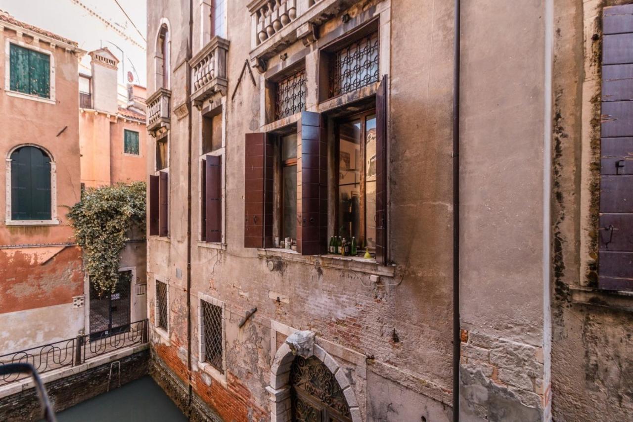 Fenice Backstage Over Canal Venetië Buitenkant foto