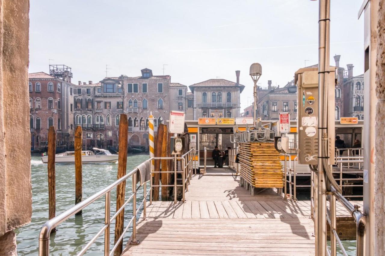 Fenice Backstage Over Canal Venetië Buitenkant foto