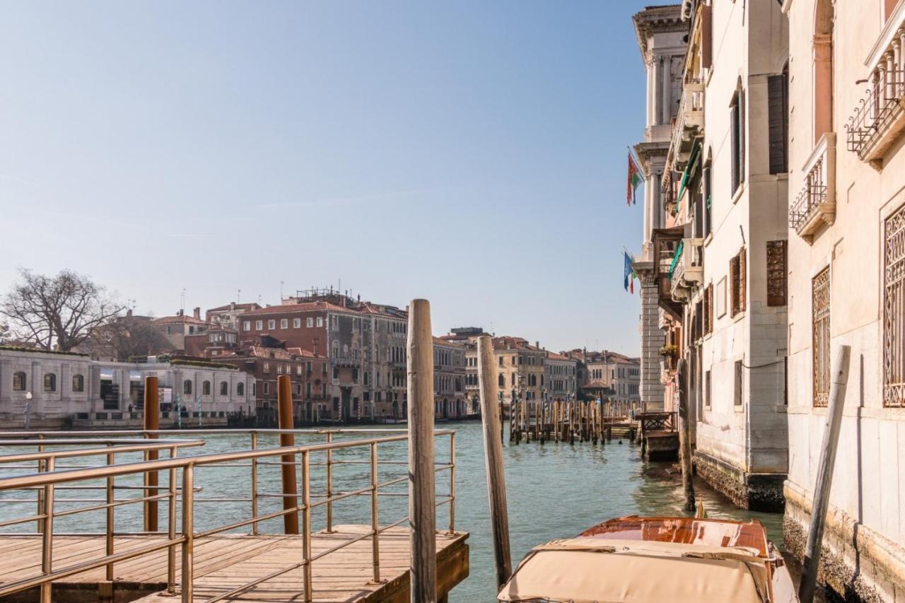 Fenice Backstage Over Canal Venetië Buitenkant foto